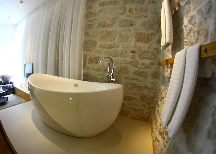 The Bridge Luxury * זאדאר